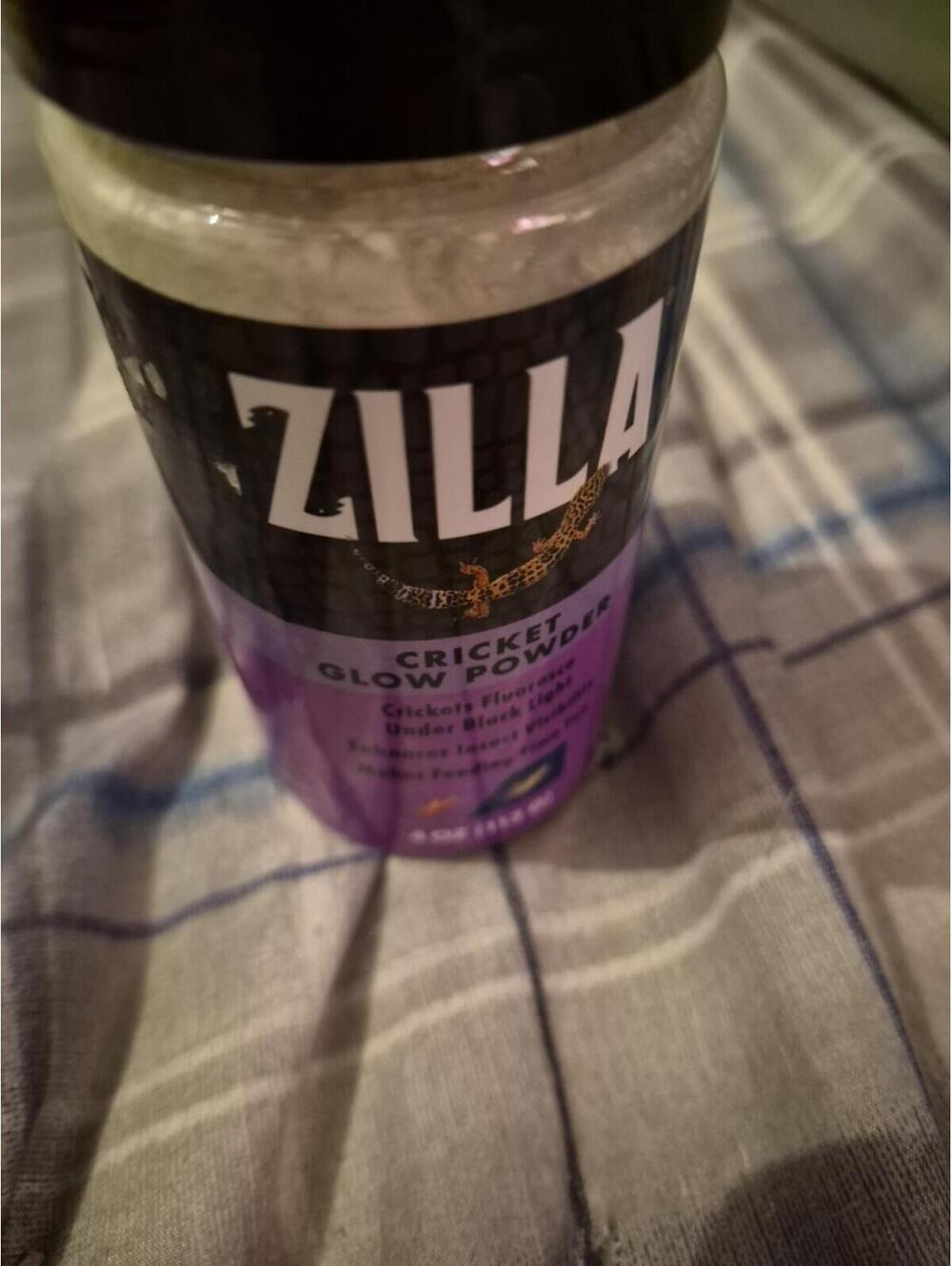 Zilla Cricket Glow Powder Florescent Reptile Calcium for Insectivores 4 oz [B26]